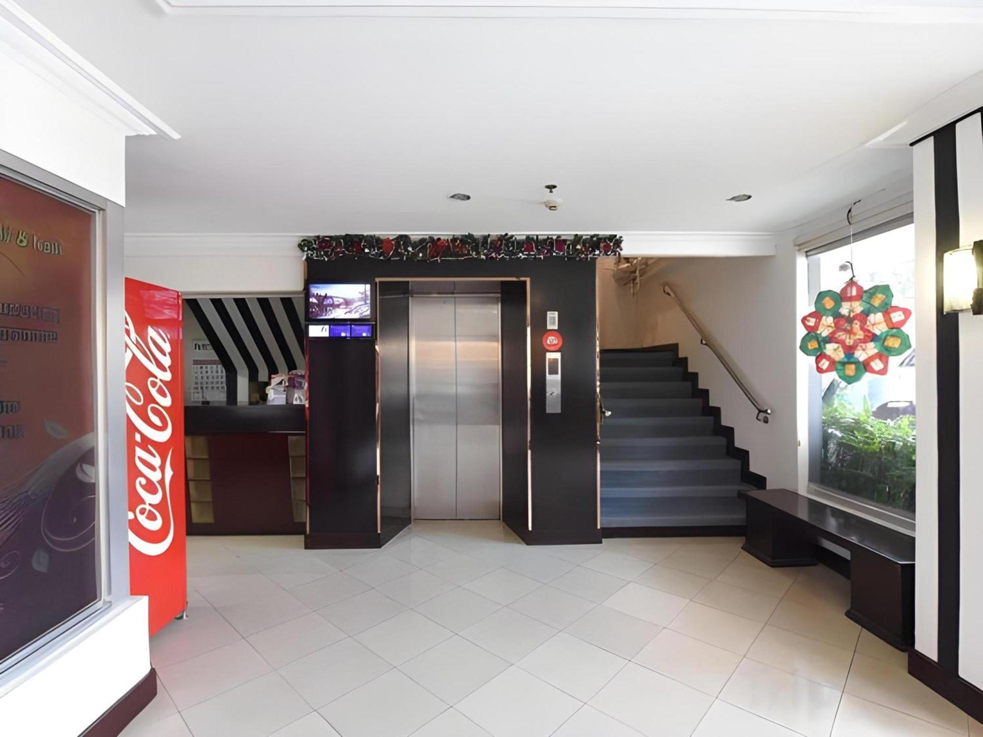 Oyo 115 Northridge Mansions Hotel Quezon City Kültér fotó